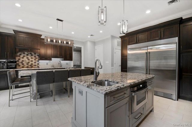 335 Summit Avenue, Cedarhurst, NY 11516