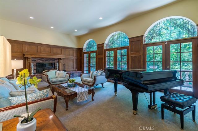 375 Berkshire Avenue, La Canada Flintridge, CA 91011