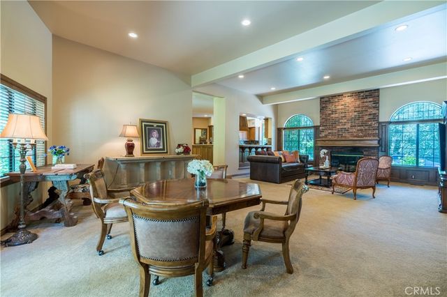 375 Berkshire Avenue, La Canada Flintridge, CA 91011