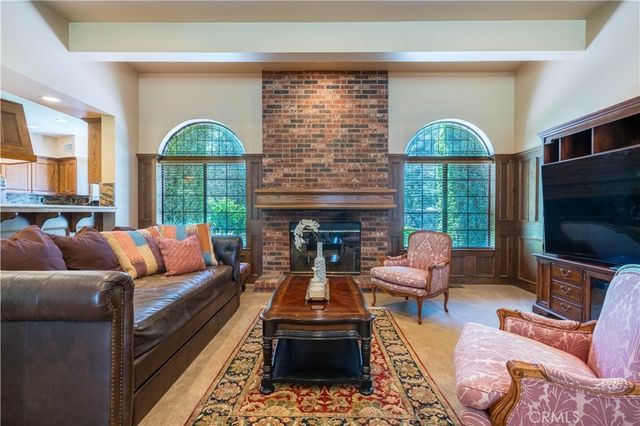 375 Berkshire Avenue, La Canada Flintridge, CA 91011