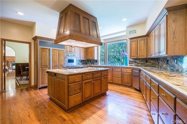 375 Berkshire Avenue, La Canada Flintridge, CA 91011