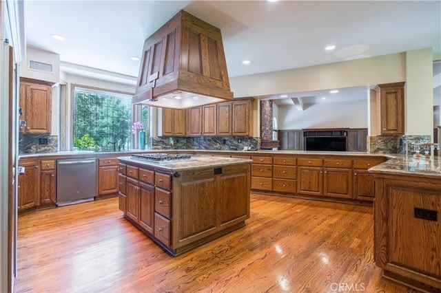 375 Berkshire Avenue, La Canada Flintridge, CA 91011