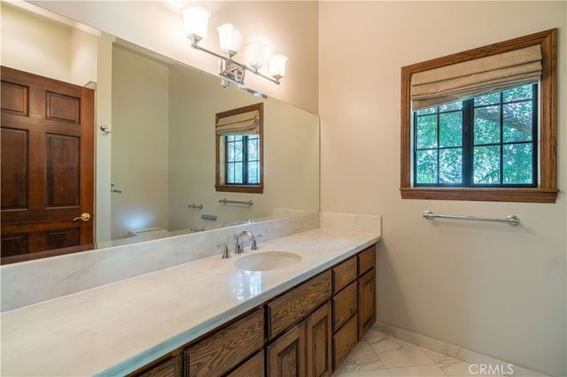 375 Berkshire Avenue, La Canada Flintridge, CA 91011
