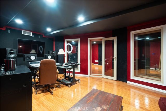 375 Berkshire Avenue, La Canada Flintridge, CA 91011