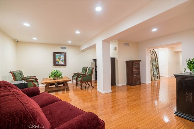 375 Berkshire Avenue, La Canada Flintridge, CA 91011