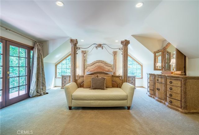 375 Berkshire Avenue, La Canada Flintridge, CA 91011