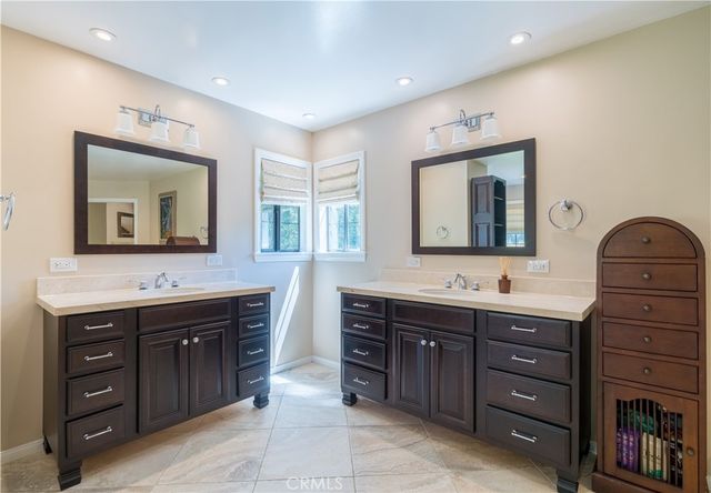 375 Berkshire Avenue, La Canada Flintridge, CA 91011
