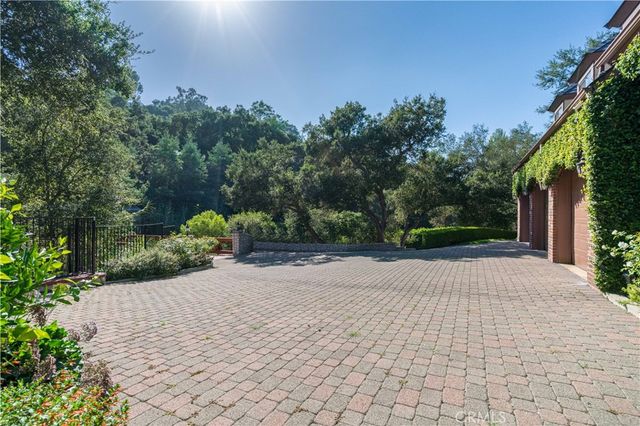 375 Berkshire Avenue, La Canada Flintridge, CA 91011