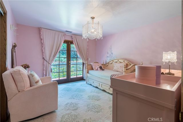 375 Berkshire Avenue, La Canada Flintridge, CA 91011