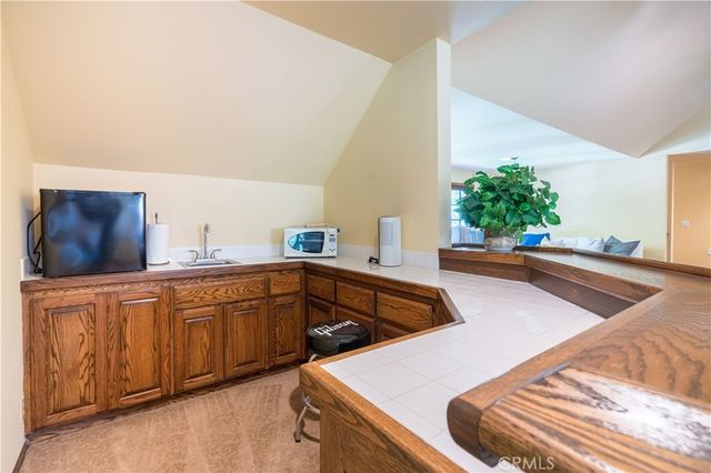 375 Berkshire Avenue, La Canada Flintridge, CA 91011