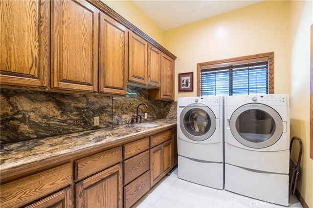 375 Berkshire Avenue, La Canada Flintridge, CA 91011