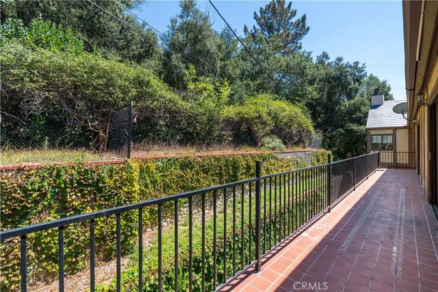 375 Berkshire Avenue, La Canada Flintridge, CA 91011