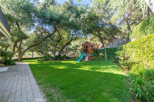 375 Berkshire Avenue, La Canada Flintridge, CA 91011