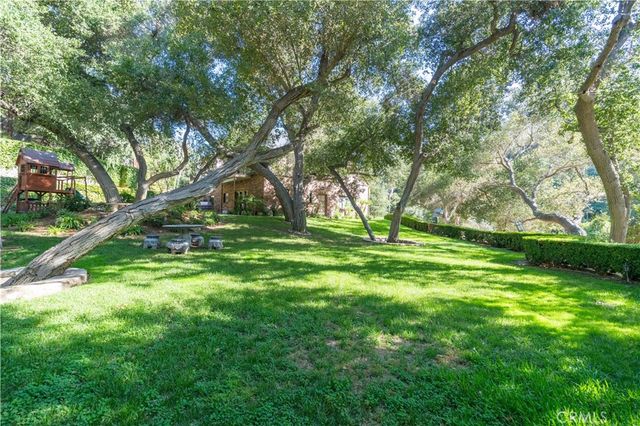 375 Berkshire Avenue, La Canada Flintridge, CA 91011