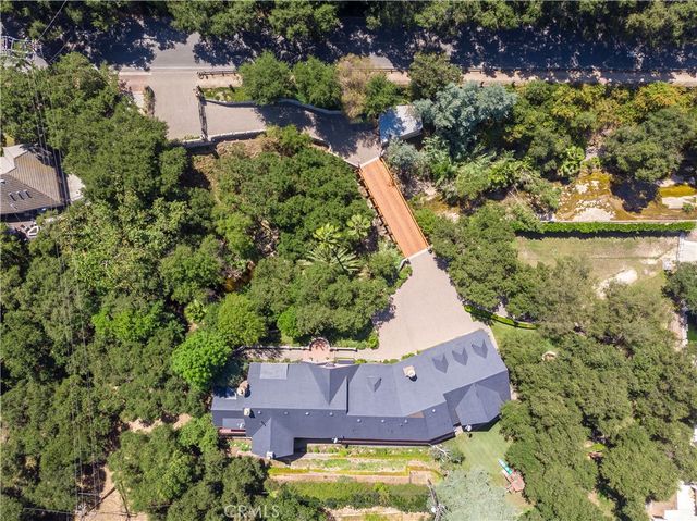 375 Berkshire Avenue, La Canada Flintridge, CA 91011