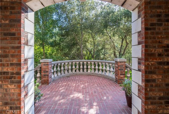 375 Berkshire Avenue, La Canada Flintridge, CA 91011