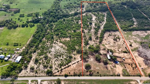 3285 Pittman Rd, St Hedwig, TX 78152