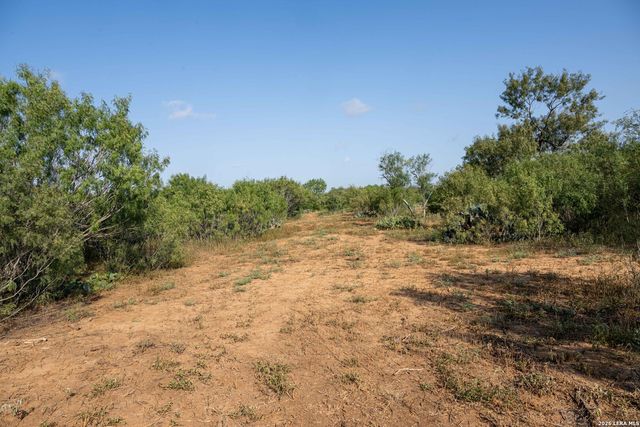3285 Pittman Rd, St Hedwig, TX 78152