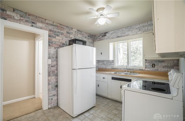 61 Martha Avenue, Centerville, OH 45458