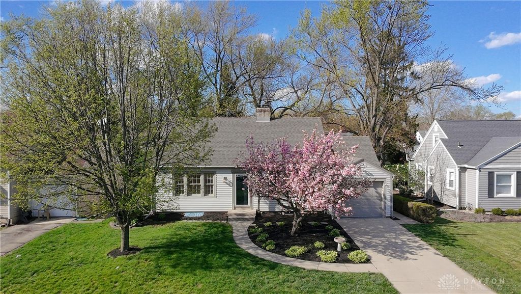 61 Martha Avenue, Centerville, OH 45458