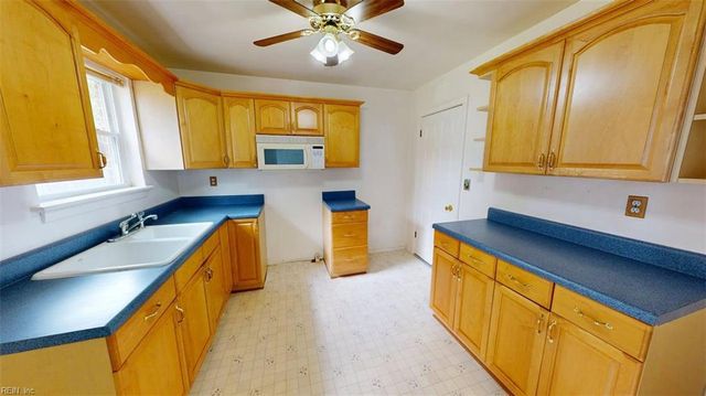 8437 Mona AVE, Norfolk, VA 23518