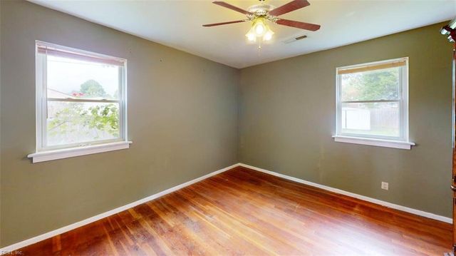8437 Mona AVE, Norfolk, VA 23518
