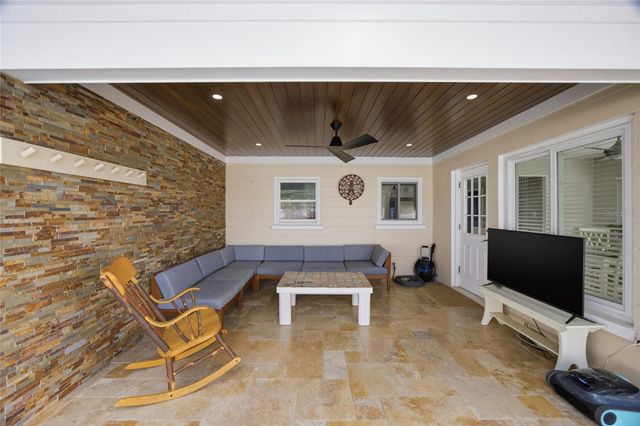 5275 32ND AVENUE N, St Petersburg, FL 33710