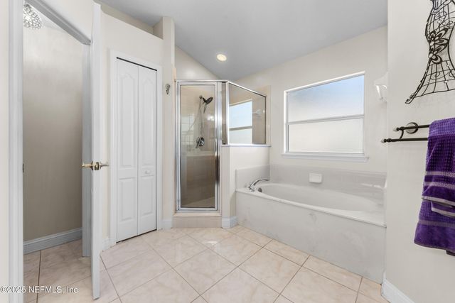 388 MARTIN LAKES Drive W, Jacksonville, FL 32220