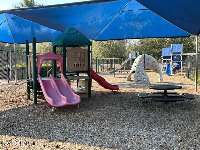 388 MARTIN LAKES Drive W, Jacksonville, FL 32220