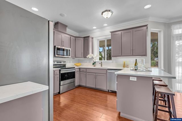 2775 Wallace Hills Ct NW, Salem, OR 97305