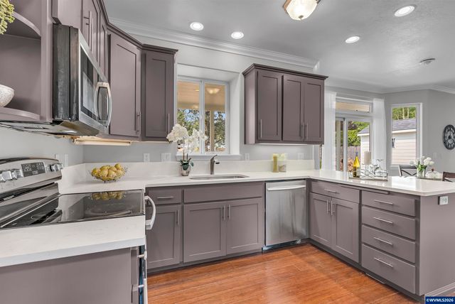 2775 Wallace Hills Ct NW, Salem, OR 97305