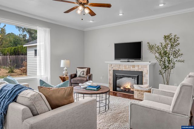 2775 Wallace Hills Ct NW, Salem, OR 97305