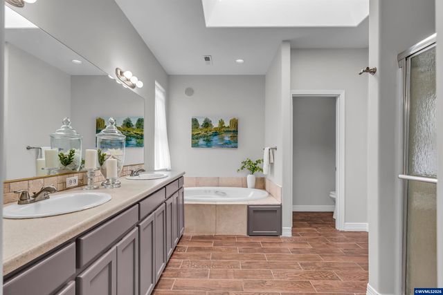 2775 Wallace Hills Ct NW, Salem, OR 97305