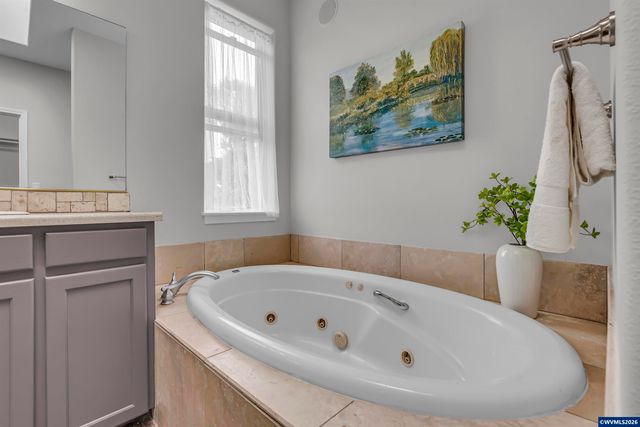 2775 Wallace Hills Ct NW, Salem, OR 97305