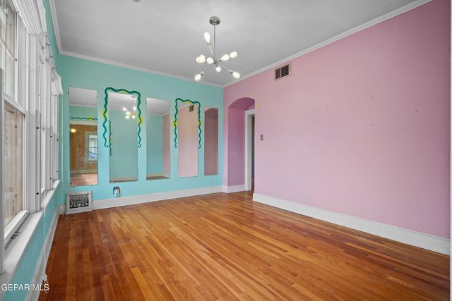 715 CINCINNATI Avenue, El Paso, TX 79902