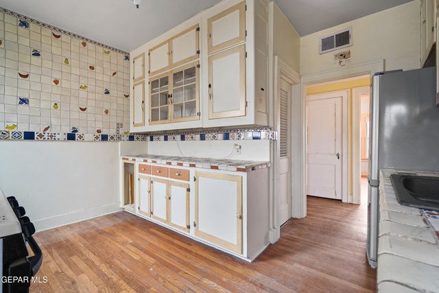 715 CINCINNATI Avenue, El Paso, TX 79902