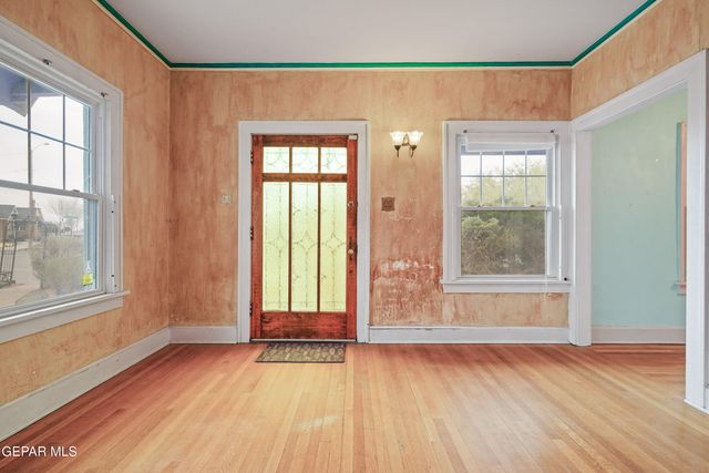 715 CINCINNATI Avenue, El Paso, TX 79902