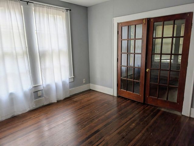 325 Virginia Avenue, Waxahachie, TX 75165