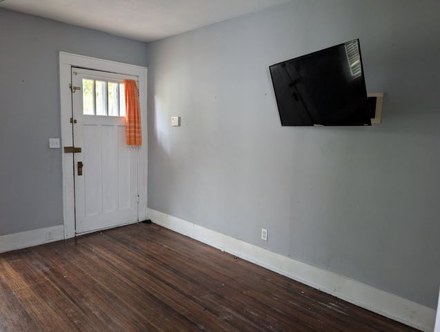 325 Virginia Avenue, Waxahachie, TX 75165