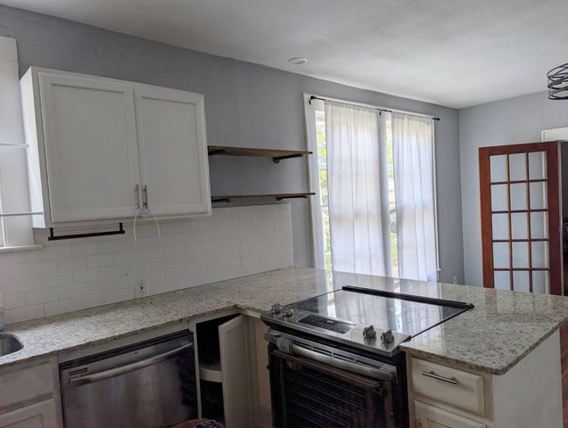 325 Virginia Avenue, Waxahachie, TX 75165