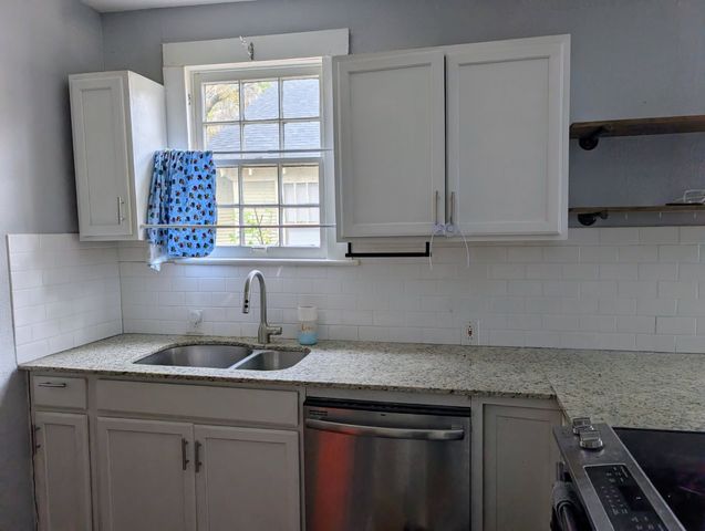 325 Virginia Avenue, Waxahachie, TX 75165