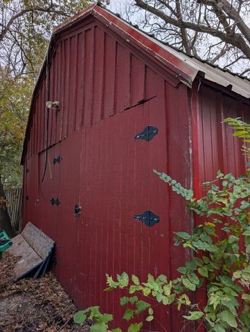 325 Virginia Avenue, Waxahachie, TX 75165