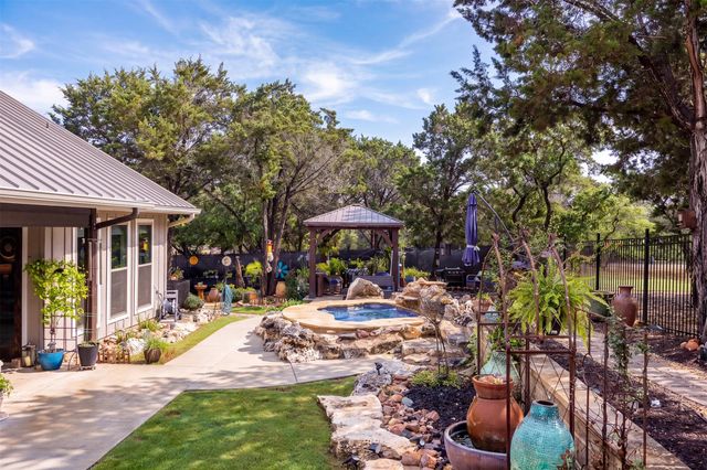 522 S San Juan, Kerrville, TX 78028