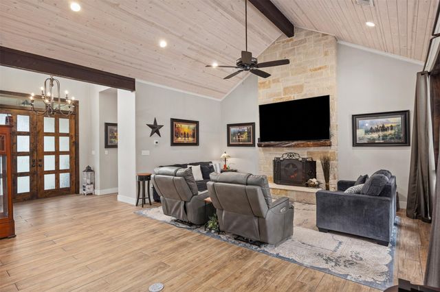 522 S San Juan, Kerrville, TX 78028