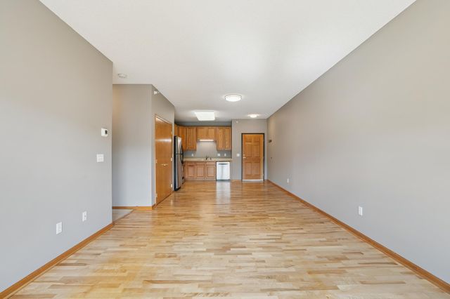 4824 E 53rd Street 422, Minneapolis, MN 55417