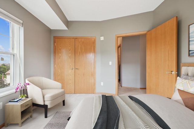 4824 E 53rd Street 422, Minneapolis, MN 55417