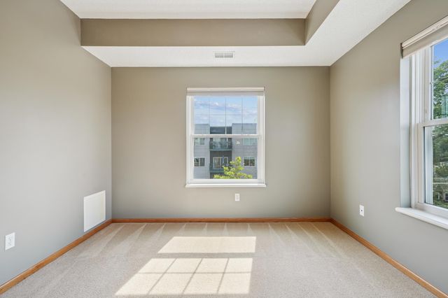 4824 E 53rd Street 422, Minneapolis, MN 55417