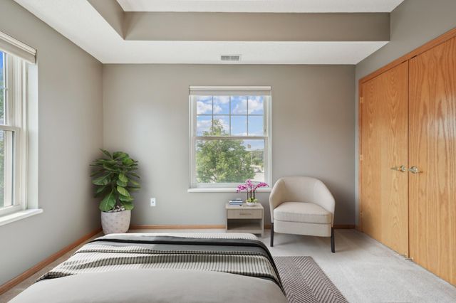 4824 E 53rd Street 422, Minneapolis, MN 55417