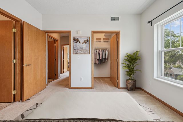 4824 E 53rd Street 422, Minneapolis, MN 55417