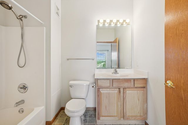 4824 E 53rd Street 422, Minneapolis, MN 55417